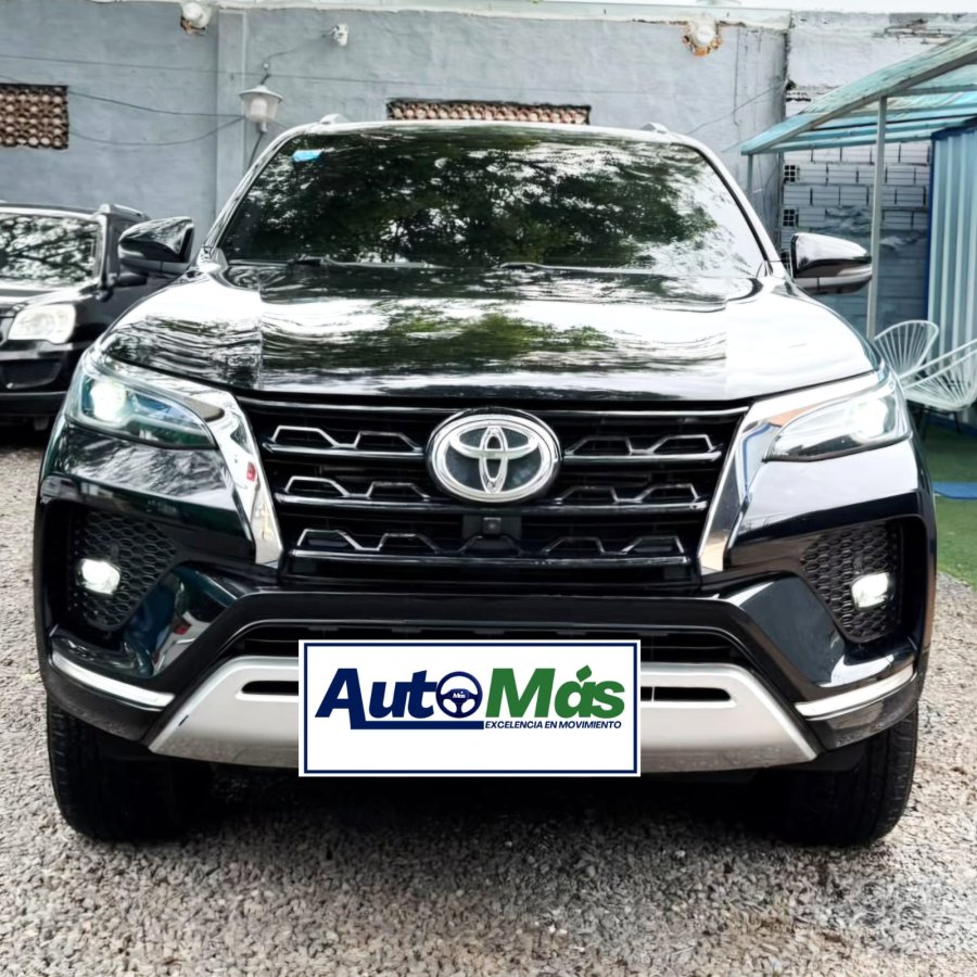 TOYOTA FORTUNER SRV AUTOMÁTICO 4x4 AÑO 2022, MOTOR 2.8 TURBO DIESEL - foto 1