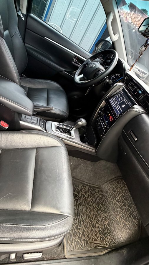 TOYOTA FORTUNER SRV AUTOMÁTICO 4x4 AÑO 2022, MOTOR 2.8 TURBO DIESEL - foto 6
